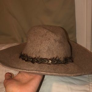 FEATHERED WOOL HAT